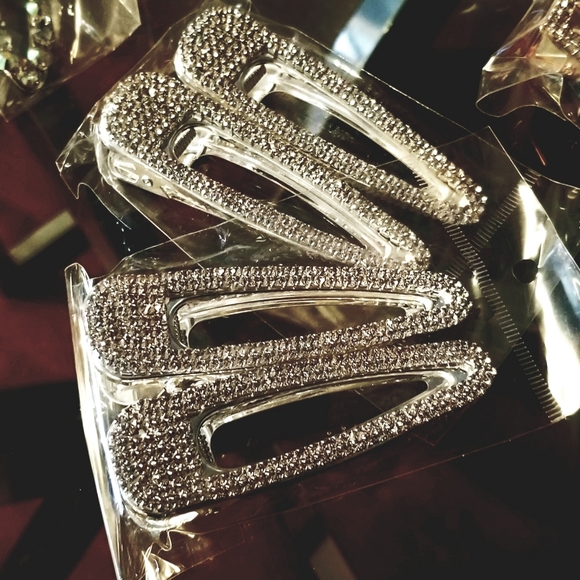 Fashion hair clips 2 for $20 - Picture 3 of 7